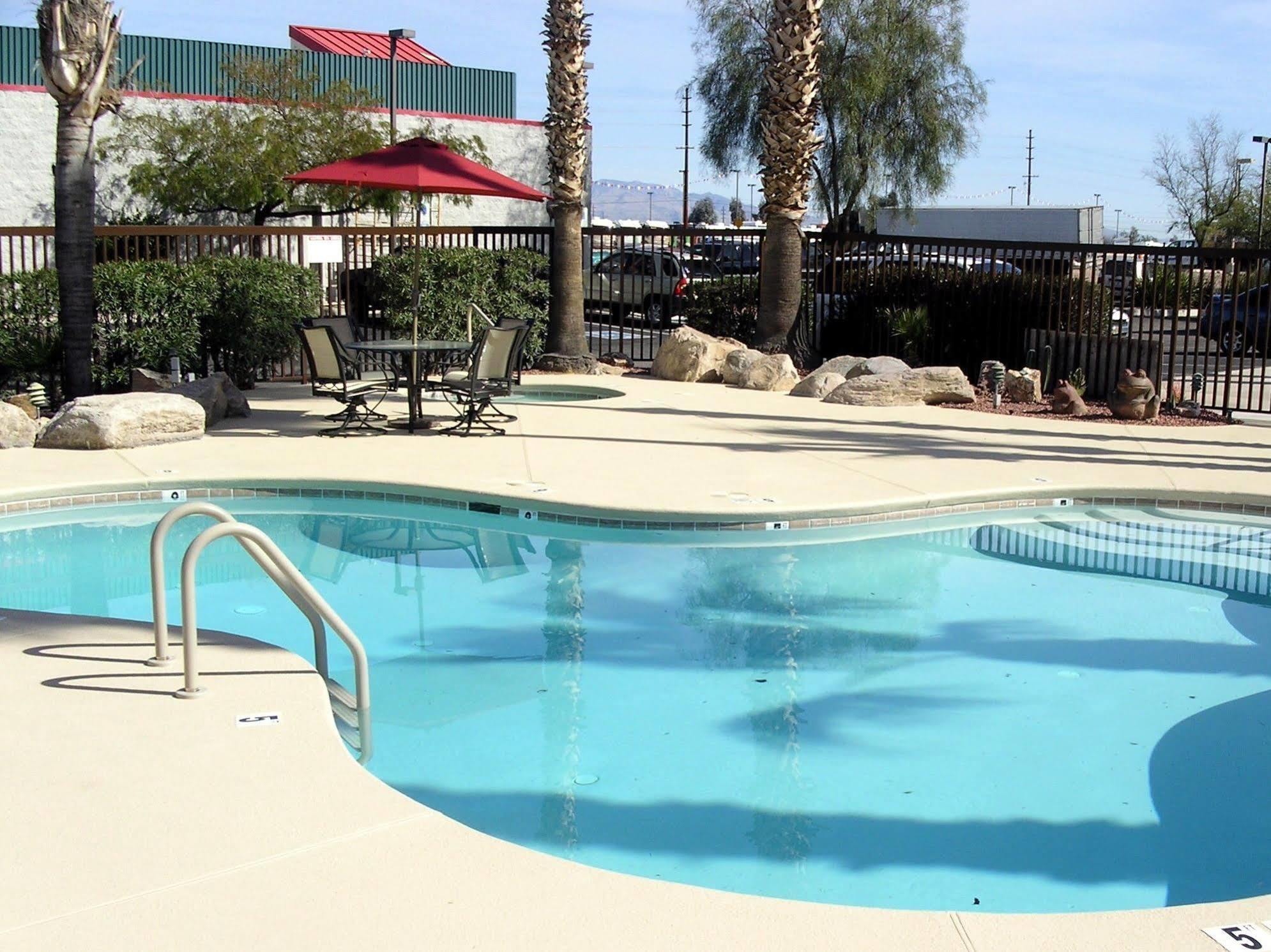 Red Roof Inn Tucson South - Airport Exterior photo